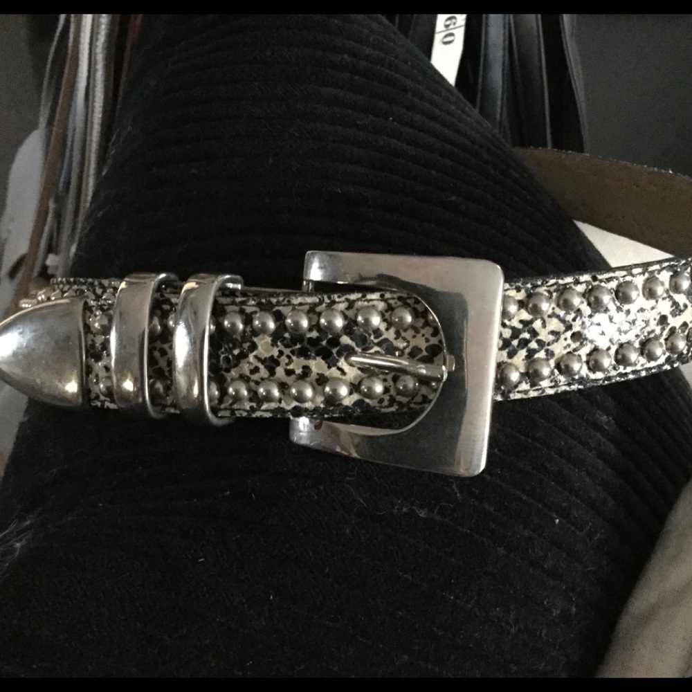 Ames silver studs and buckle M